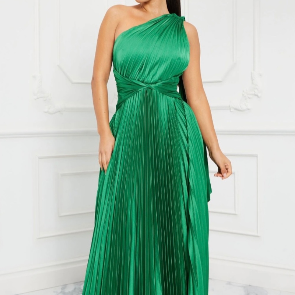 Fashion Nova Maxi Pleated Dress Green